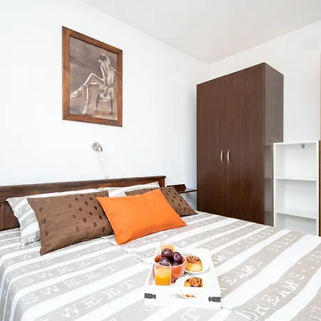 With Parking Space - 23221 شقة