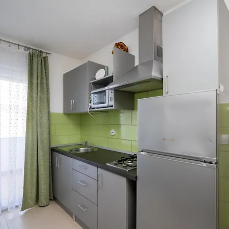 With Parking Space - 23221 شقة فير