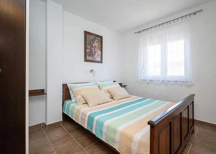 Apartman With Parking Space - 23221 Vir