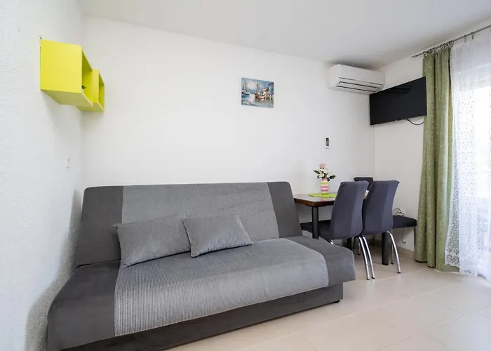 Apartment With Parking Space - 23221