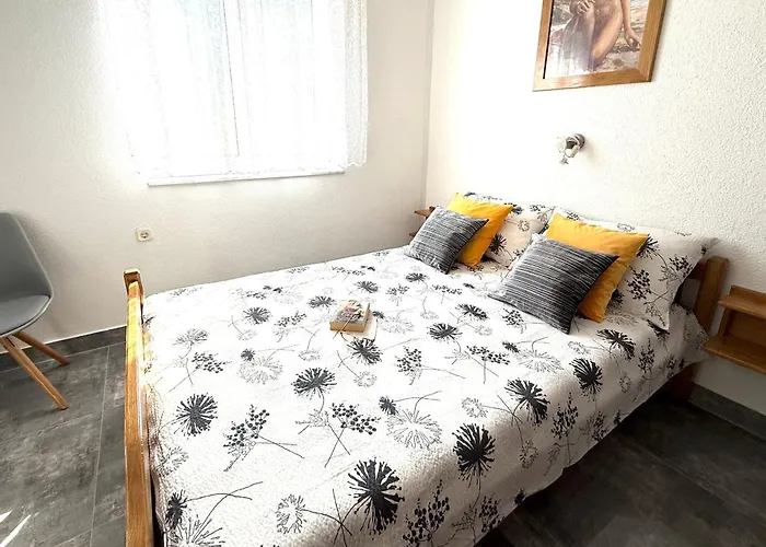 Apartman With Parking Space - 23221