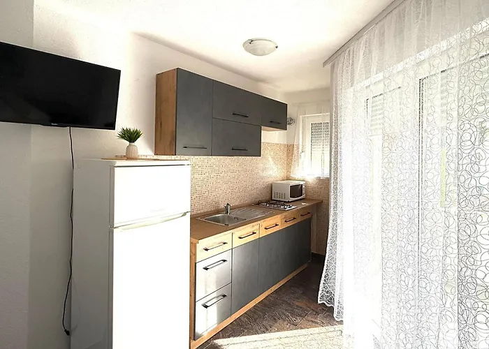 Apartment With Parking Space - 23221 *