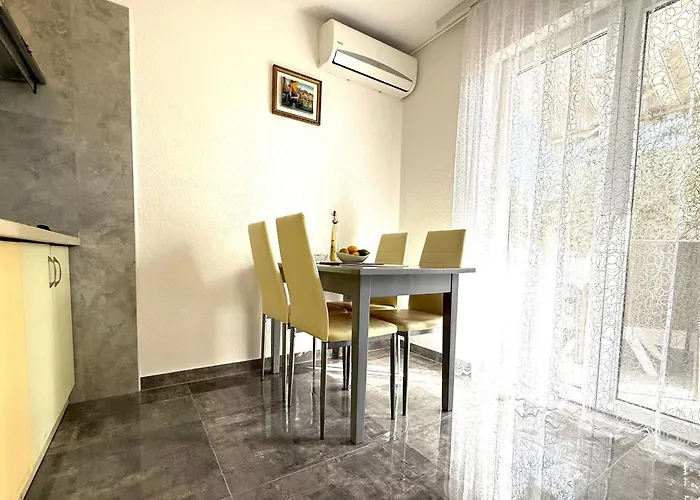 Apartment With Parking Space - 23221