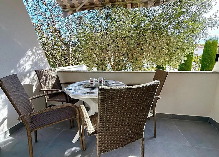 Apartman With Parking Space - 23221 Vir