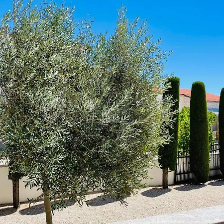 Lejlighed With Parking Space - 23221 *