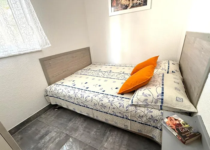 With Parking Space - 23221 Lejlighed